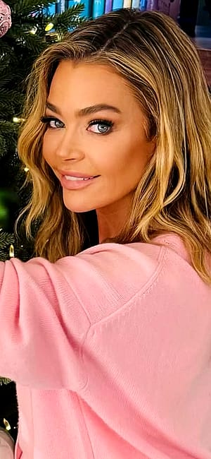 Denise Richards, 53'