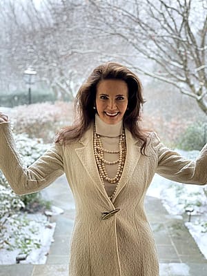 Lynda Carter, 73'