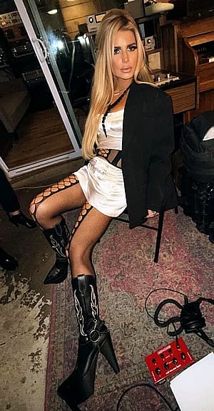 Jessica Simpson, 44'