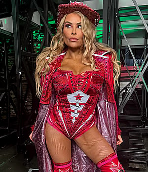 Natalya Neidhart, 42'