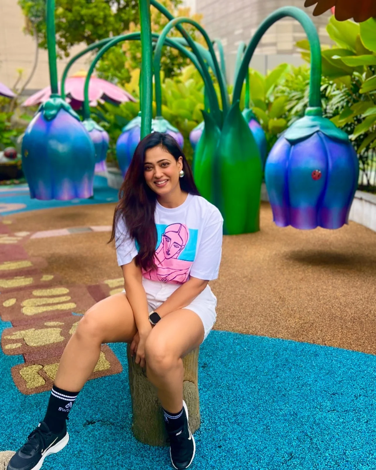 Shweta Tiwari, 44 picture 2 of 3