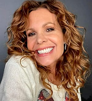 Robyn Lively, 52'