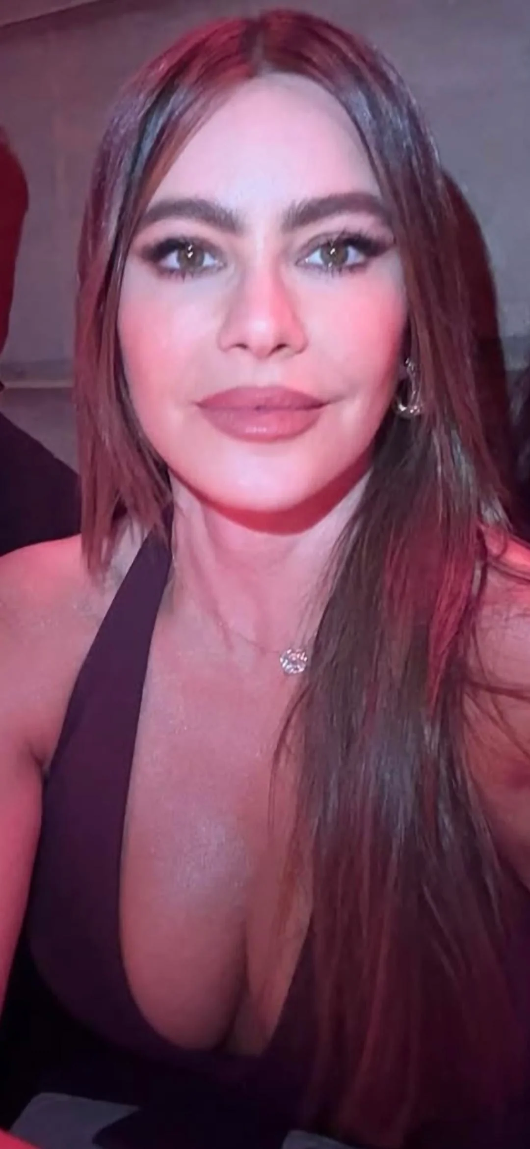 Sofía Vergara, 52 picture 1 of 2