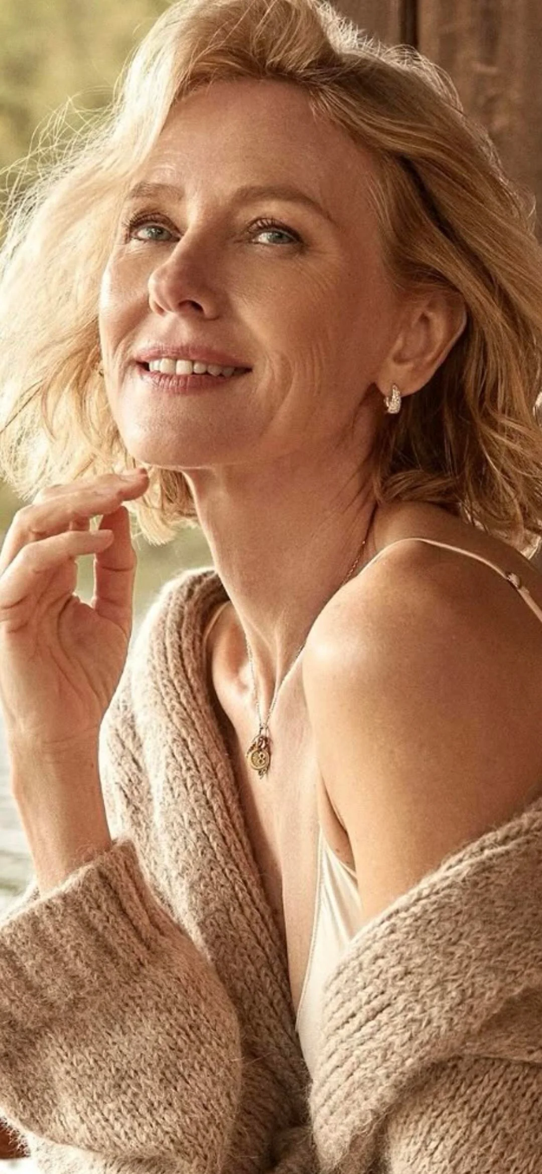 Naomi Watts, 56 picture 2 of 2