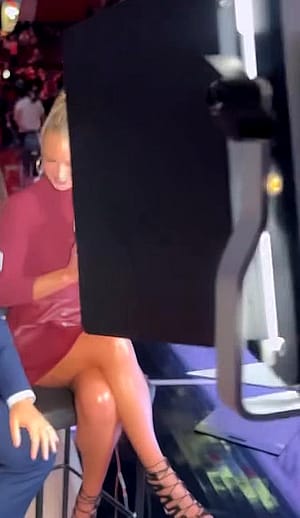 Sarah Kustok, 43'