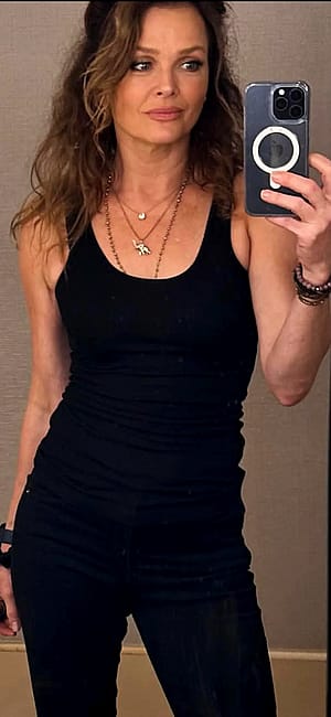 Dina Meyer, 56'