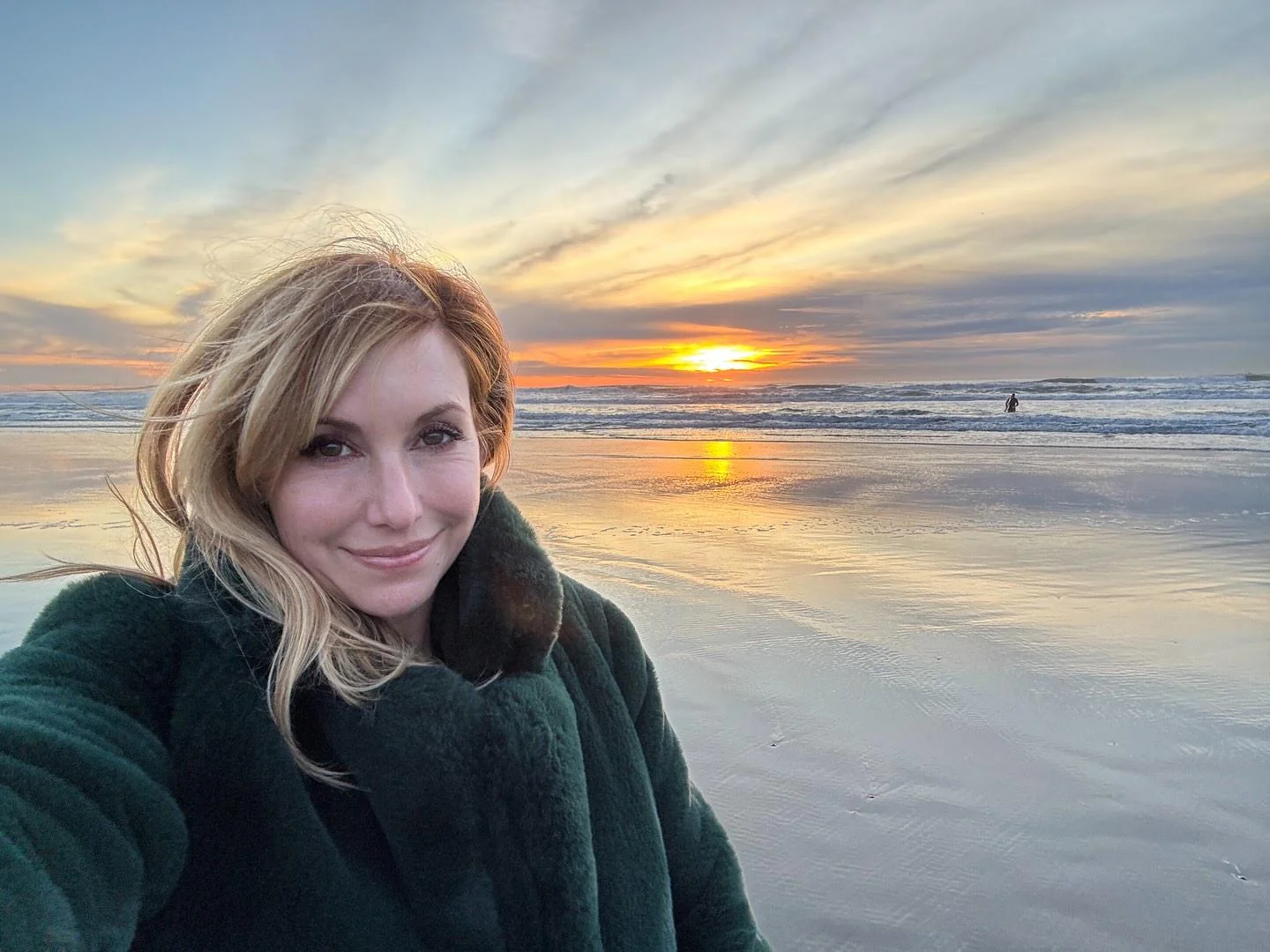 Kari Byron, 50 picture 1 of 1