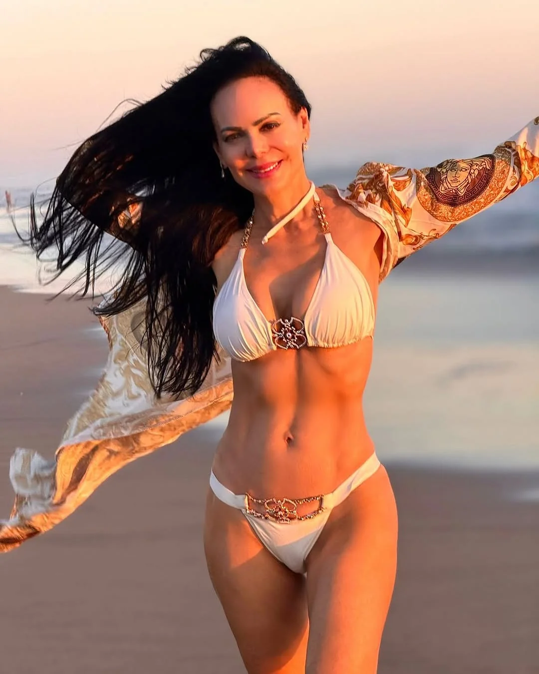 Maribel Guardia, 65 picture 1 of 3