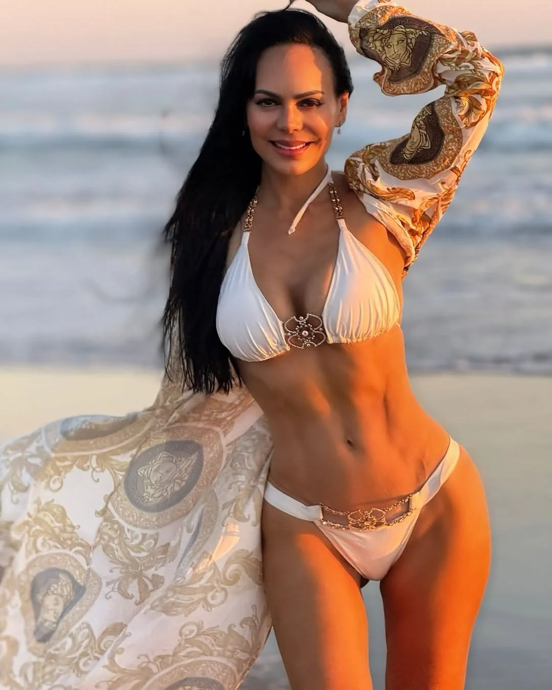 Maribel Guardia, 65 picture 3 of 3