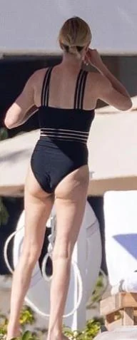 Charlize Theron, 49 picture 2 of 11
