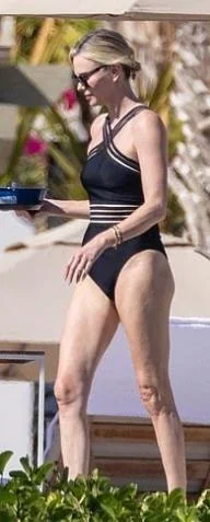 Charlize Theron, 49 picture 3 of 11