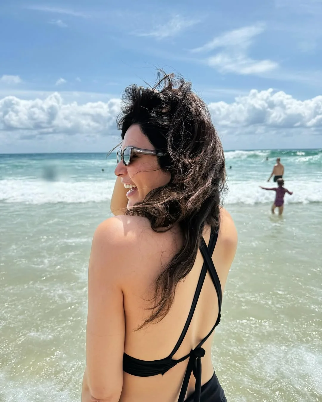 Karishma Tanna, 40 picture 2 of 4