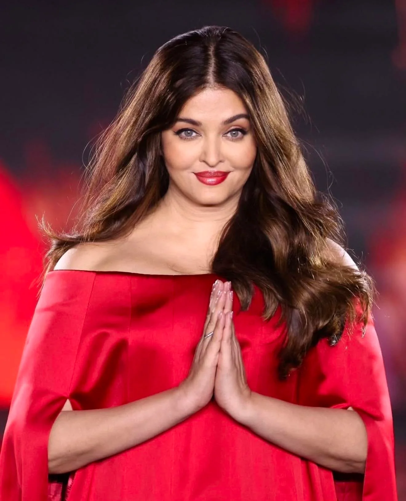 Aishwarya Rai, 51 picture 2 of 2