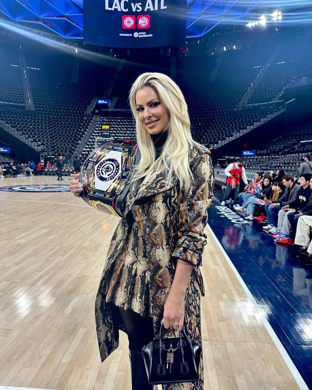 Maryse Mizanin, 41 picture 3 of 6