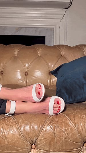 Gillian Anderson, 55'