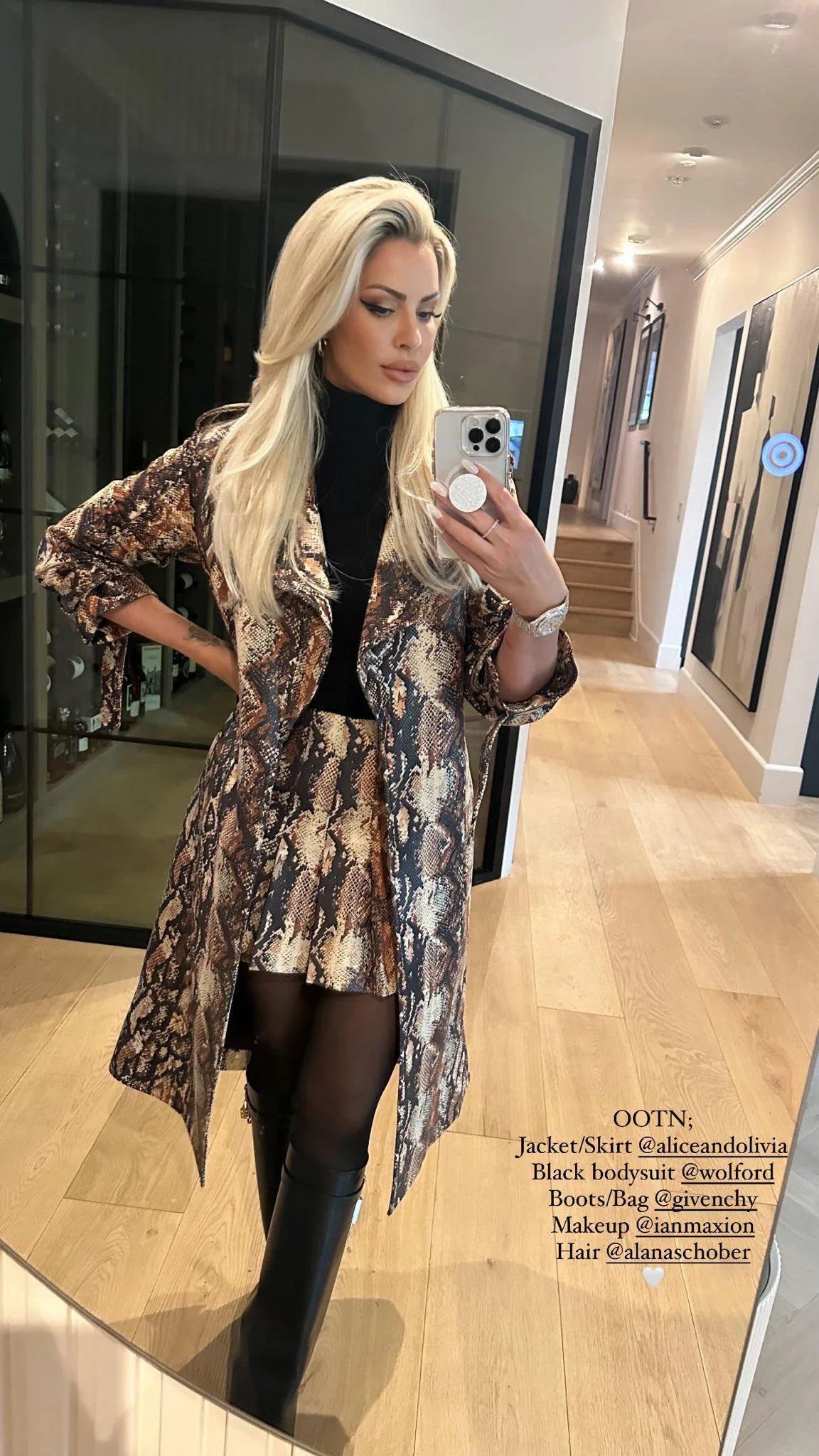 Maryse Mizanin, 41 picture 1 of 1