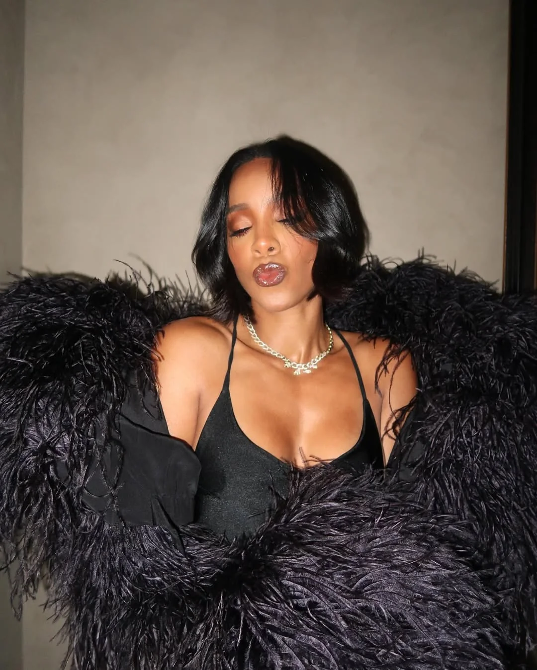 Kelly Rowland, 43 picture 1 of 6