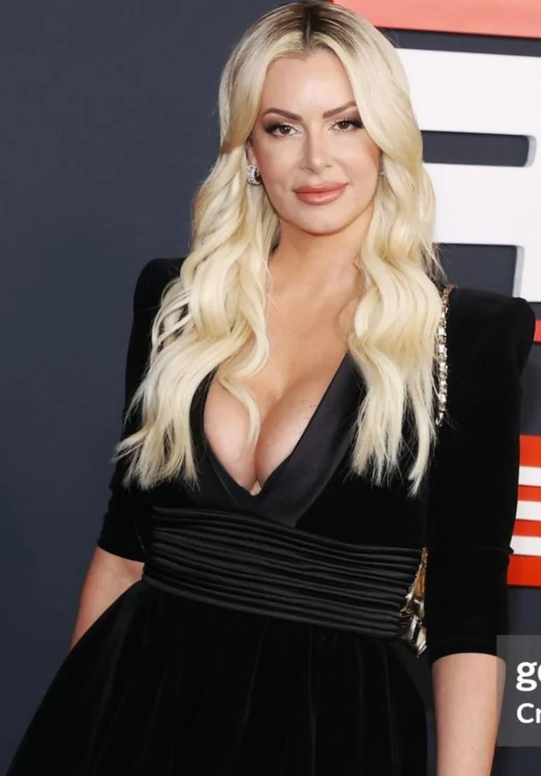 Maryse Mizanin, 41 picture 7 of 13
