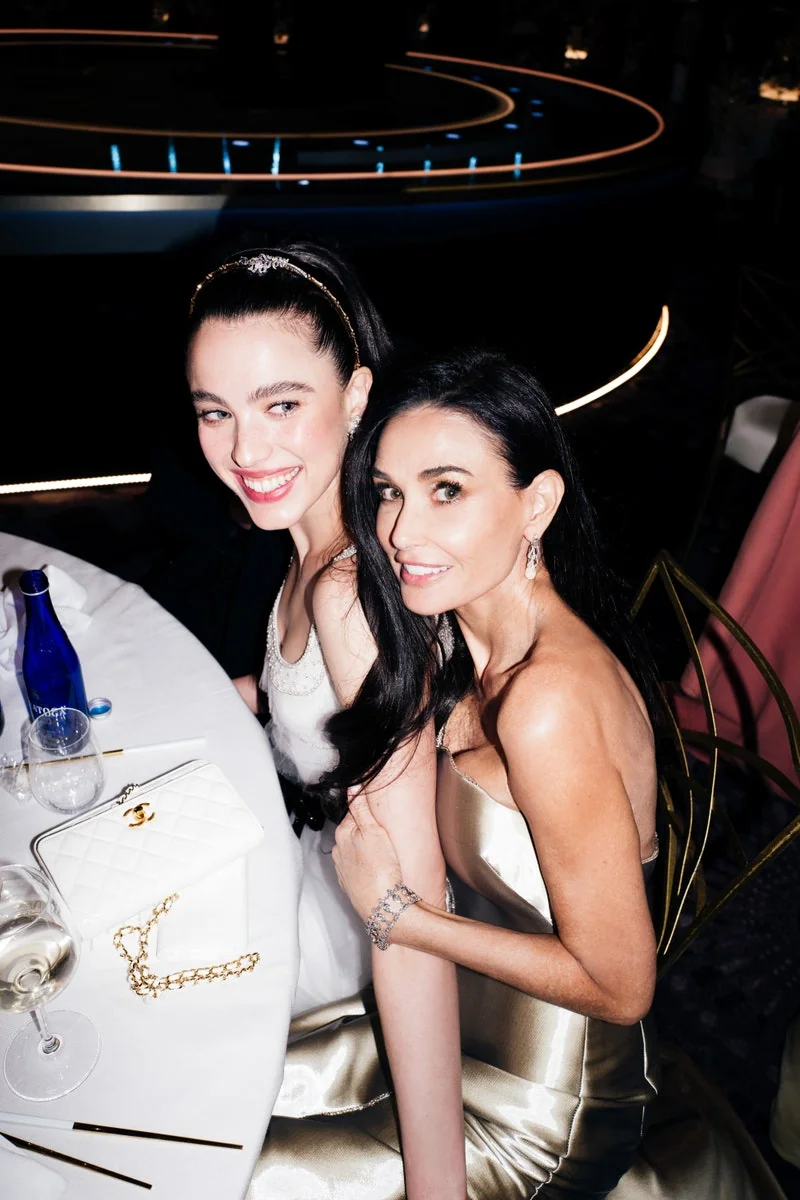 Demi Moore, 62 picture 1 of 2