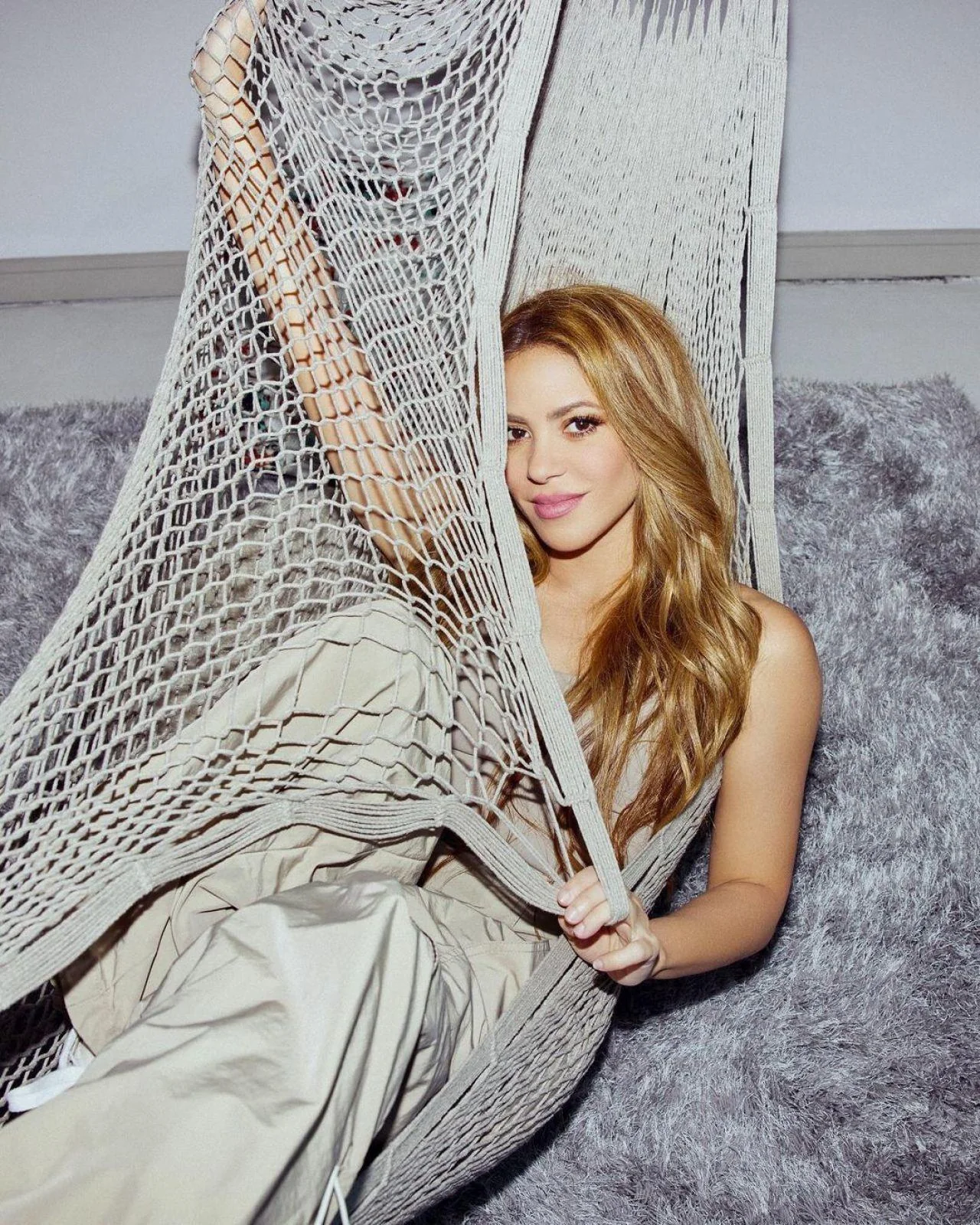 Shakira, 46 picture 2 of 4