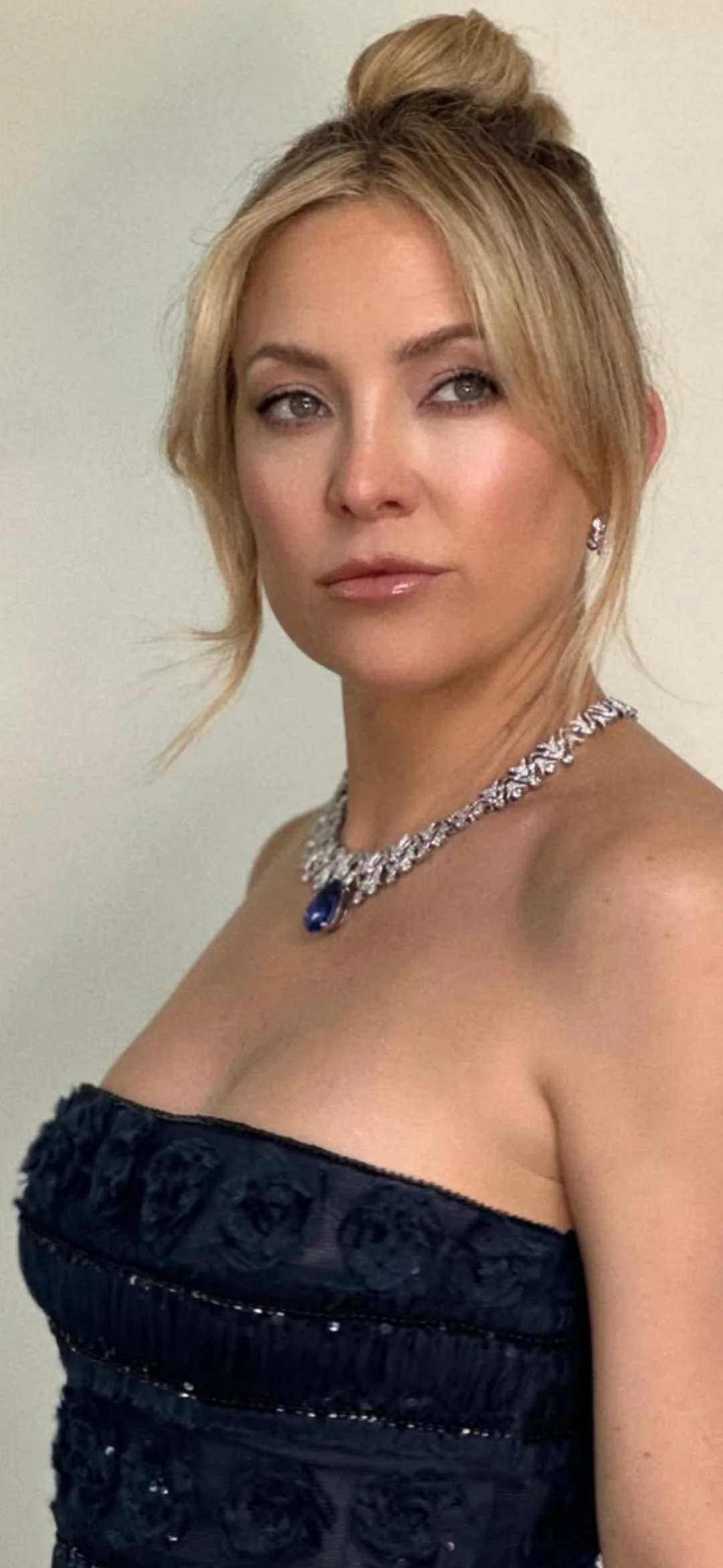Kate Hudson, 45 picture 2 of 2