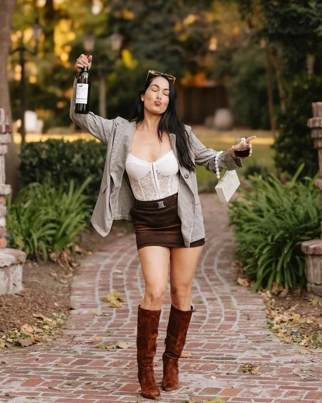 Brie Garcia, 40 picture 1 of 2