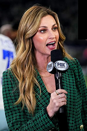 Erin Andrews, 45'