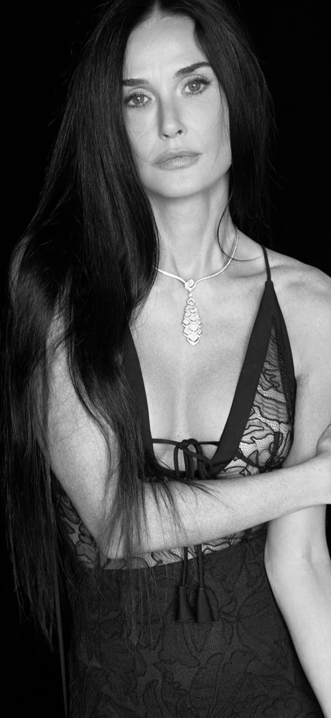 Demi Moore, 62 picture 2 of 2